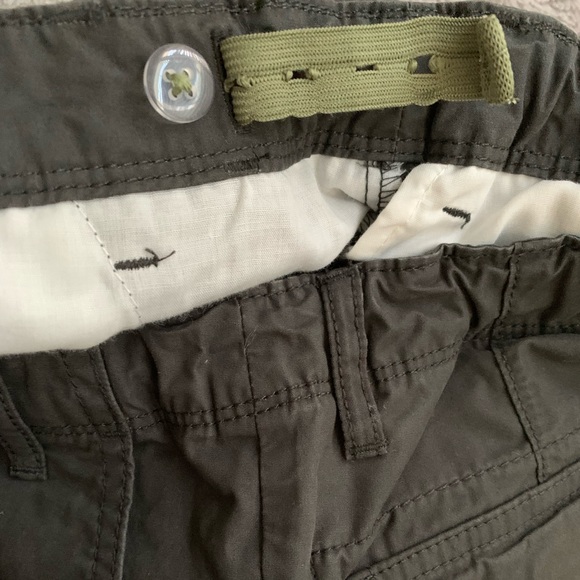 Boys Charcoal Grey Old Navy Cargo Dress Shorts - Picture 3 of 4